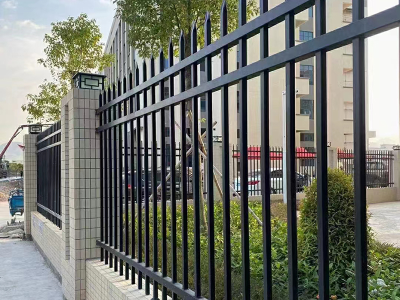 为什么锌钢护栏越来越受人们的喜欢？ 